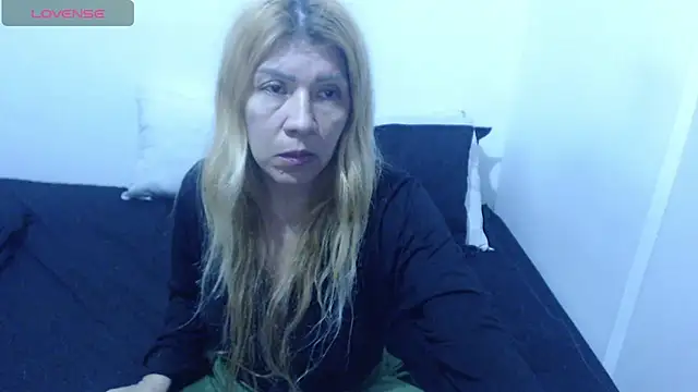 Dulce-Bella online show from January 2026 09:13:01 PM