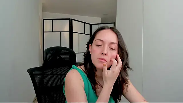 Snapshot of molly_marmalade_ chatting on December 2025 04:16:01 PM molly marmalade online show from December 2025 04:16:01 PM