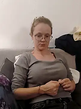 Snapshot of little-leni chatting on October 2025 08:30:02 PM little-leni online show from October 2025 08:30:02 PM