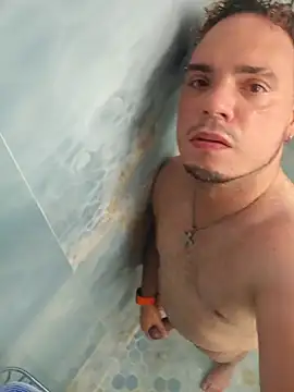 Snapshot of latinoflpr chatting on September 2025 01:40:02 AM latinoflpr online show from September 2025 01:40:02 AM