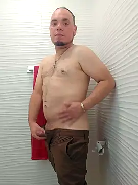 Snapshot of latinoflpr chatting on October 2025 03:20:02 AM latinoflpr online show from October 2025 03:20:02 AM