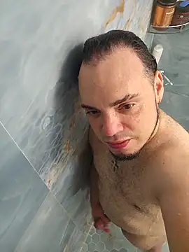 Snapshot of latinoflpr chatting on November 2025 11:29:01 PM latinoflpr online show from November 2025 11:29:01 PM