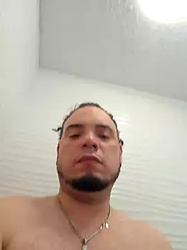 Snapshot of latinoflpr chatting on December 2025 05:56:02 AM latinoflpr online show from December 2025 05:56:02 AM