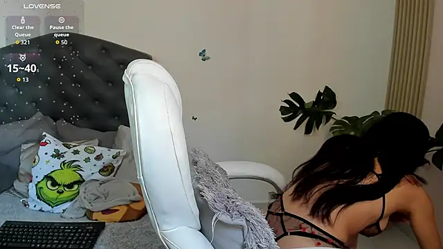 Lisvandr online show from April 2026 04:48:01 PM