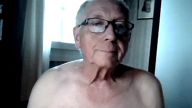 Snapshot of johnjohn622662 chatting on June 2026 03:45:01 PM johnjohn622662 online show from June 2026 03:45:01 PM
