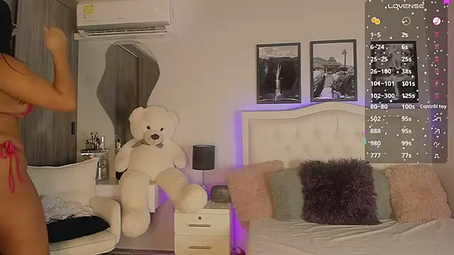 Snapshot of Rubyross21 chatting on February 2025 06:40:01 PM Rubyross21 online show from February 2025 06:40:01 PM