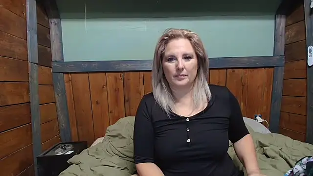 Snapshot of lisaxlovexxx chatting on November 2025 07:48:02 PM lisaxlovexxx online show from November 2025 07:48:02 PM