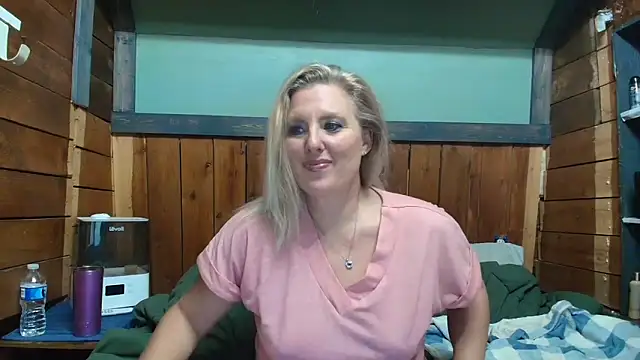 Snapshot of lisaxlovexxx chatting on March 2026 11:51:02 PM lisaxlovexxx online show from March 2026 11:51:02 PM