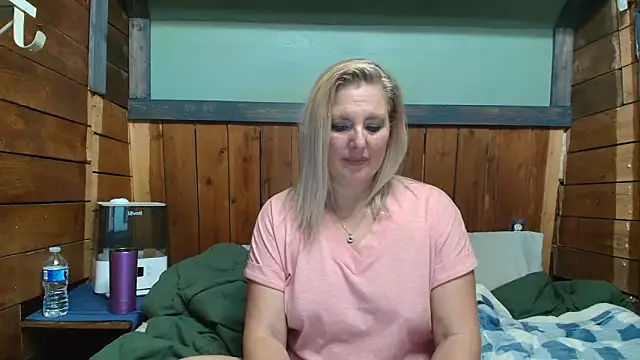 Snapshot of lisaxlovexxx chatting on March 2026 05:08:02 AM lisaxlovexxx online show from March 2026 05:08:02 AM