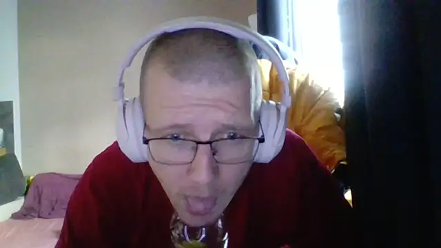 Snapshot of David250692 chatting on November 2025 11:21:02 AM David250692 online show from November 2025 11:21:02 AM