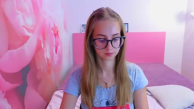 AliceAdams online show from October 2025 07:01:02 PM