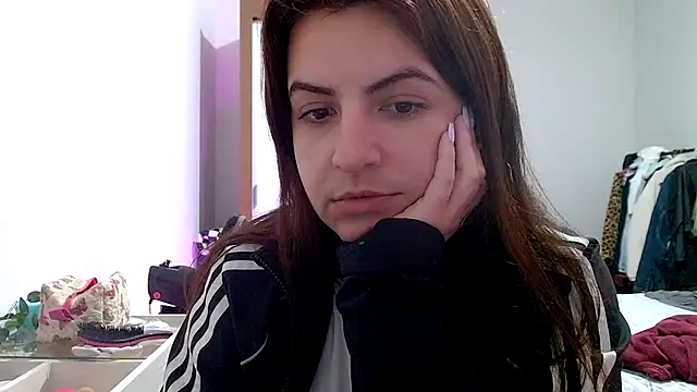 chelbyy online show from November 2025 03:27:02 AM