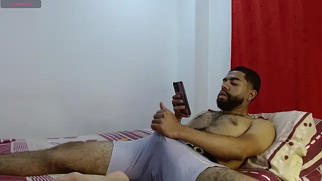 Snapshot of Aroon_Stonne chatting on January 2025 01:58:02 AM Aroon Stonne online show from January 2025 01:58:02 AM