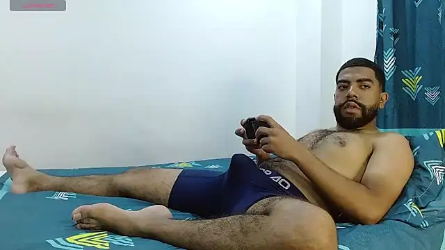 Snapshot of Aroon_Stonne chatting on February 2025 01:31:01 AM Aroon Stonne online show from February 2025 01:31:01 AM