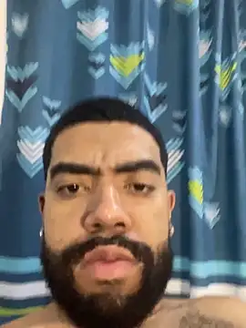 Snapshot of Aroon_Stonne chatting on October 2025 05:05:01 AM Aroon Stonne online show from October 2025 05:05:01 AM