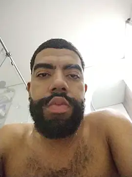 Snapshot of Aroon_Stonne chatting on November 2025 06:02:01 AM Aroon Stonne online show from November 2025 06:02:01 AM