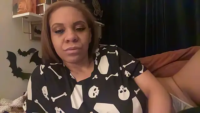 Snapshot of Sanaawest chatting on October 2025 11:58:01 AM Sanaawest online show from October 2025 11:58:01 AM