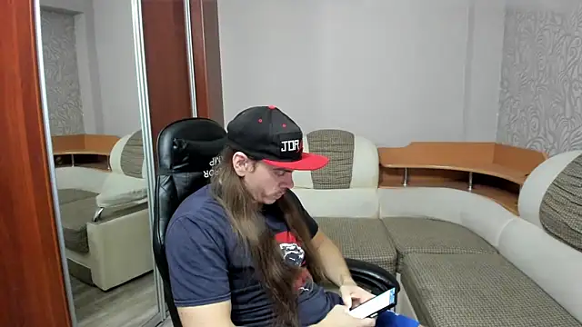 Marrymepls online show from November 2025 04:51:02 PM