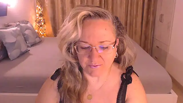 Raisshy online show from March 2026 05:12:02 AM