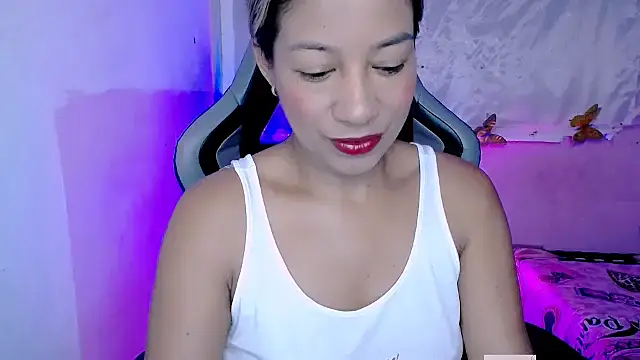 ninatiny online show from October 2025 10:22:02 AM