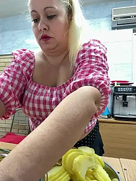 Snapshot of SabinaSweety chatting on January 2025 12:29:01 PM SabinaSweety online show from January 2025 12:29:01 PM