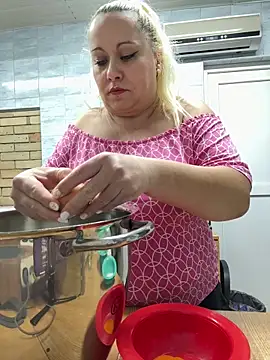 Snapshot of SabinaSweety chatting on January 2025 05:21:01 PM SabinaSweety online show from January 2025 05:21:01 PM