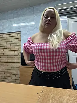 Snapshot of SabinaSweety chatting on February 2025 03:48:02 PM SabinaSweety online show from February 2025 03:48:02 PM