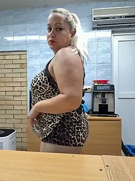 Snapshot of SabinaSweety chatting on September 2025 05:46:01 PM SabinaSweety online show from September 2025 05:46:01 PM