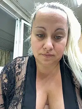 Snapshot of SabinaSweety chatting on September 2025 06:01:02 PM SabinaSweety online show from September 2025 06:01:02 PM