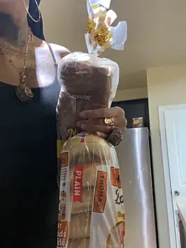 Snapshot of MzParker chatting on February 2026 04:23:01 PM MzParker online show from February 2026 04:23:01 PM