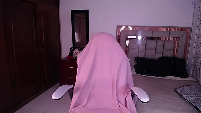 salomecastro  online show from November 2025 01:15:01 AM