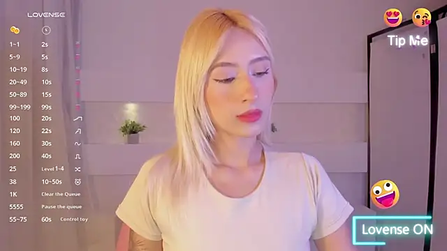 Snapshot of AshleyRoys chatting on January 2025 03:13:02 PM AshleyRoys online show from January 2025 03:13:02 PM