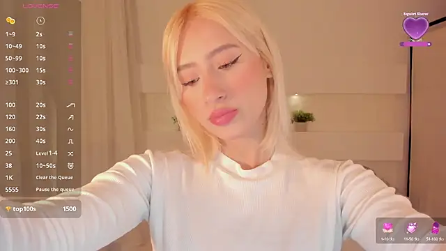 Snapshot of AshleyRoys chatting on February 2025 03:15:02 PM AshleyRoys online show from February 2025 03:15:02 PM