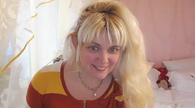 SunnySylvia online show from December 2024 08:00:02 AM