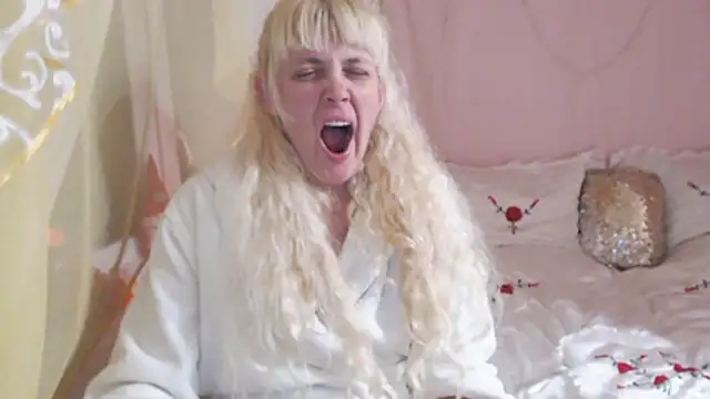 Snapshot of SunnySylvia chatting on November 2025 05:37:02 PM SunnySylvia online show from November 2025 05:37:02 PM