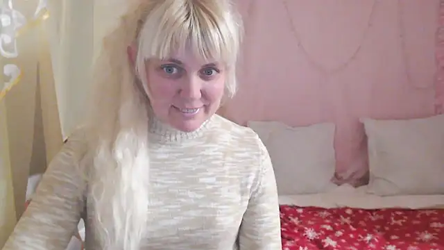 Snapshot of SunnySylvia chatting on December 2025 05:18:02 PM SunnySylvia online show from December 2025 05:18:02 PM