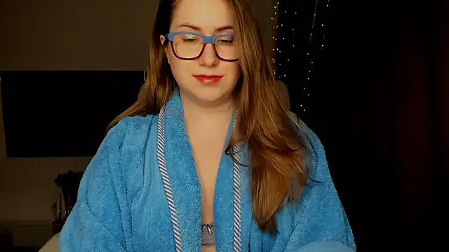 Snapshot of SeasonalSomeone chatting on November 2025 08:20:01 PM SeasonalSomeone online show from November 2025 08:20:01 PM