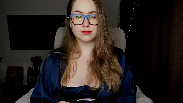 Snapshot of SeasonalSomeone chatting on November 2025 04:40:01 PM SeasonalSomeone online show from November 2025 04:40:01 PM