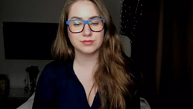 Snapshot of SeasonalSomeone chatting on November 2025 03:11:01 PM SeasonalSomeone online show from November 2025 03:11:01 PM