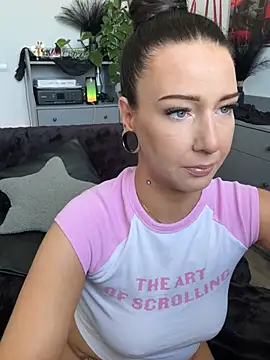 Snapshot of Trixie-Tainted chatting on June 2026 12:35:01 PM Trixie-Tainted online show from June 2026 12:35:01 PM
