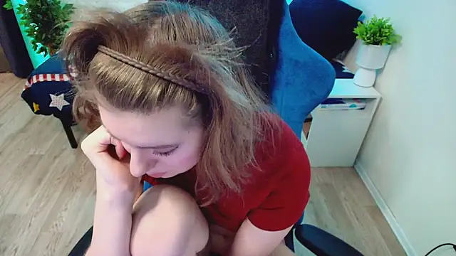 CranberryHot online show from March 2026 05:35:02 AM