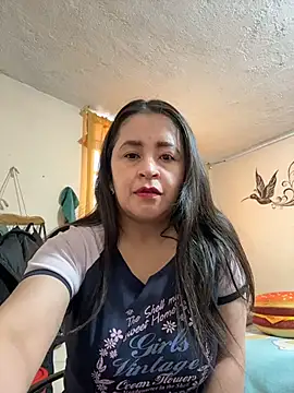 latinfemale online show from July 2026 09:32:02 PM