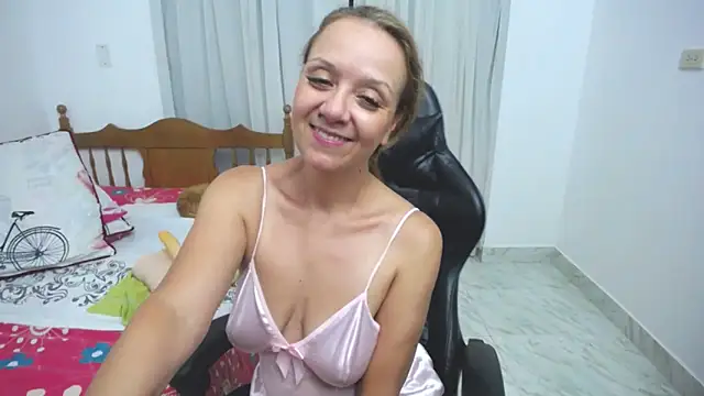 Snapshot of yeslluisa chatting on March 2025 12:28:02 AM yeslluisa online show from March 2025 12:28:02 AM