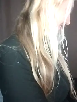 Mllesha74000 online show from December 2025 03:18:02 PM