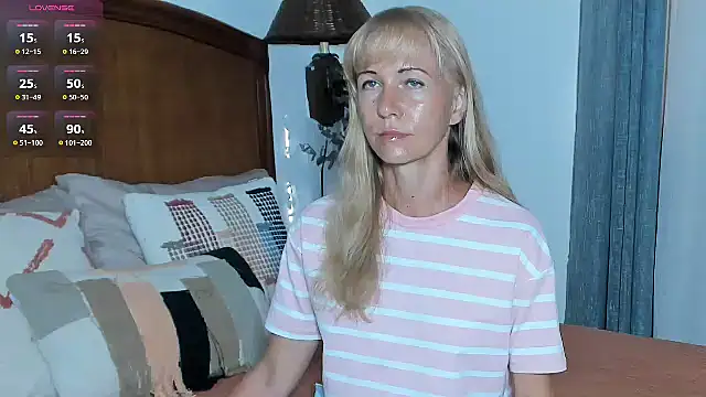 Snapshot of Christine_35 chatting on October 2025 12:50:02 PM Christine 35 online show from October 2025 12:50:02 PM