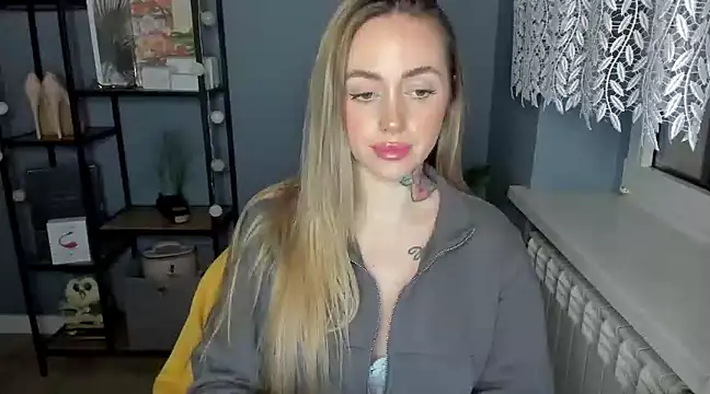 Snapshot of sexyCoralie chatting on January 2025 06:02:02 PM sexyCoralie online show from January 2025 06:02:02 PM