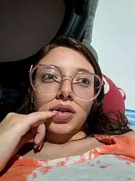 Snapshot of linda-schmidt chatting on June 2026 04:15:02 AM linda-schmidt online show from June 2026 04:15:02 AM