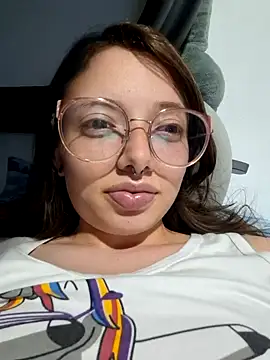 Snapshot of linda-schmidt chatting on June 2026 03:53:02 AM linda-schmidt online show from June 2026 03:53:02 AM