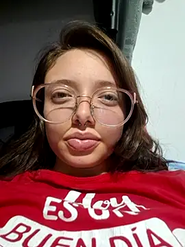 Snapshot of linda-schmidt chatting on June 2026 12:32:01 AM linda-schmidt online show from June 2026 12:32:01 AM