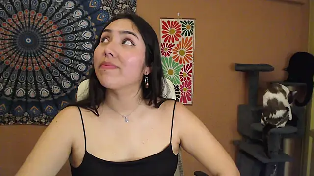 Snapshot of IntimateTales chatting on January 2025 06:56:02 PM IntimateTales online show from January 2025 06:56:02 PM